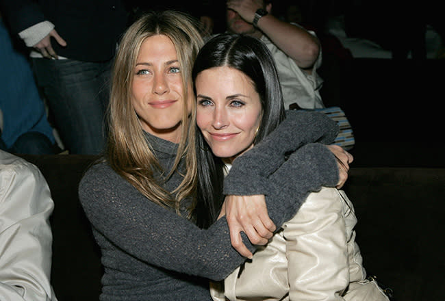 Courteney Cox defends Jennifer Aniston following Brad Pitt Angelina Jolie split