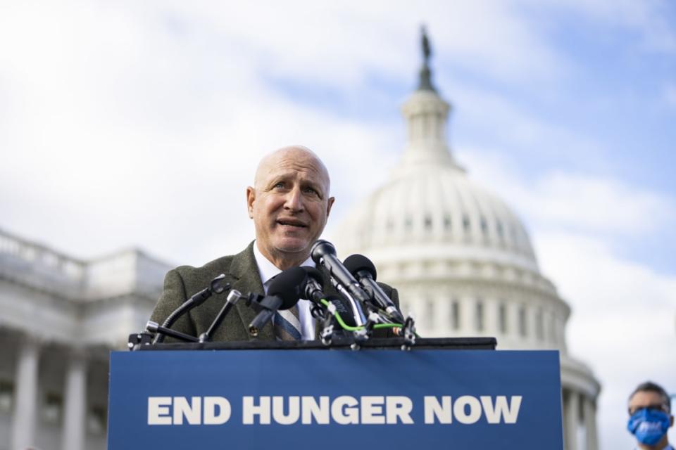 <div class="inline-image__caption"><p>Tom Colicchio speaks during a news conference with Democratic lawmakers about hunger and nutrition outside the U.S. Capitol October 26, 2021, in Washington, D.C. </p></div> <div class="inline-image__credit">Drew Angerer/Getty</div>