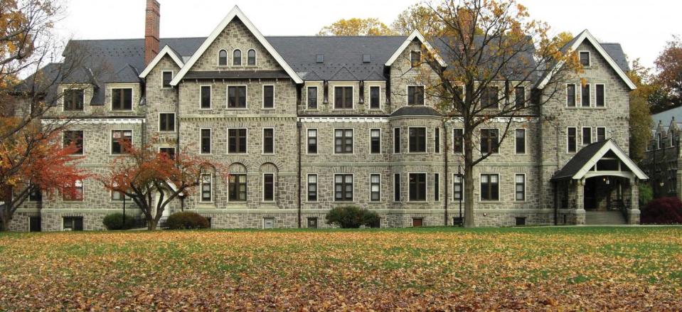 3) Bryn Mawr College