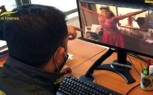 Italian police found a video of the woman belly dancing, after she claimed disability benefits for 40 years - corriere.it