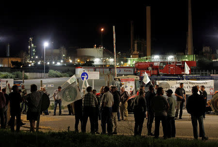 Farmers of FNSEA, France's largest farmers' union, block the Total biodiesel refinery at La Mede near Fos-sur-Mer, France June 10, 2018. REUTERS/Jean-Paul Pelissier