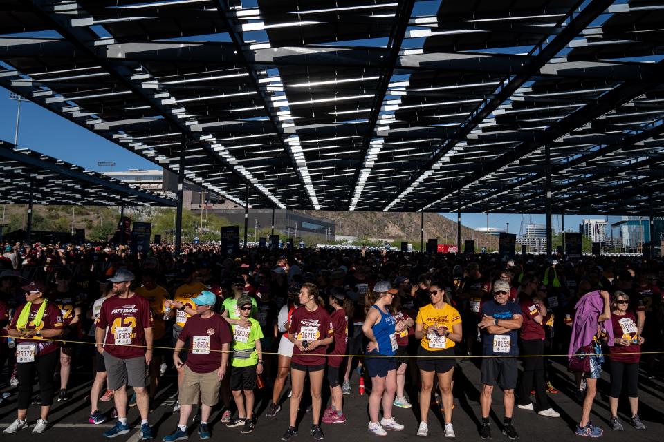 Pat's Run lines participants up in corrals of 1,000 before the race based on bib number, with the corrals starting every five minutes.