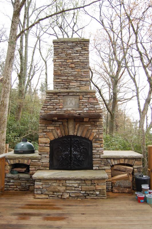 22 Cozy DIY Outdoor Fireplaces - Fire Pit and Outdoor Fireplace Ideas