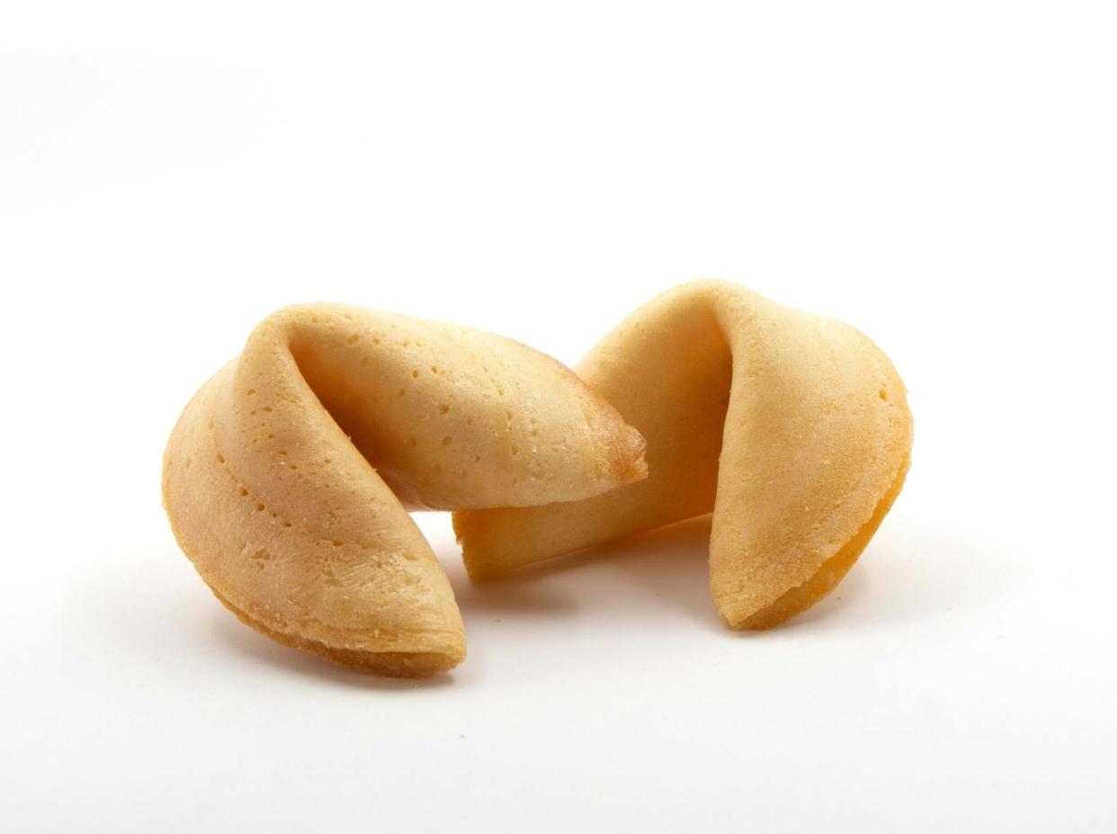 <a href="https://www.shutterstock.com/es/image-photo/two-unopened-fortune-cookies-on-white-1822598009" rel="nofollow noopener" target="_blank" data-ylk="slk:Anita_S/Shutterstock;elm:context_link;itc:0;sec:content-canvas" class="link ">Anita_S/Shutterstock</a>