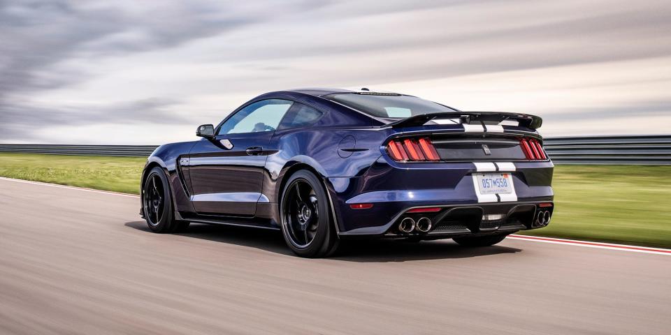Ford Mustang Shelby GT350 (2)