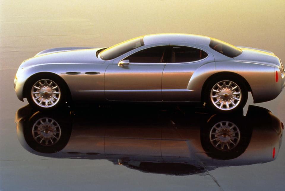 The 1998 Chrysler Chronos concept car was an inspiration for the 300.