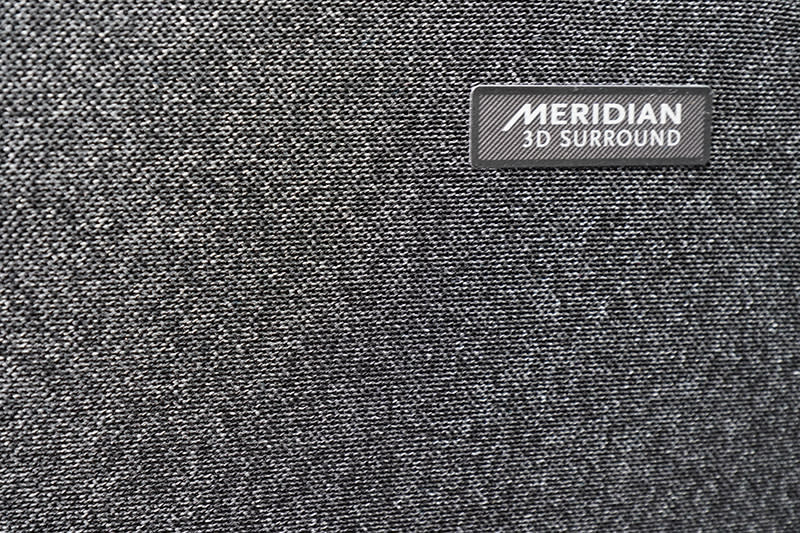 Meridian 400W音響系統提供澎湃激昂的聽覺饗宴。