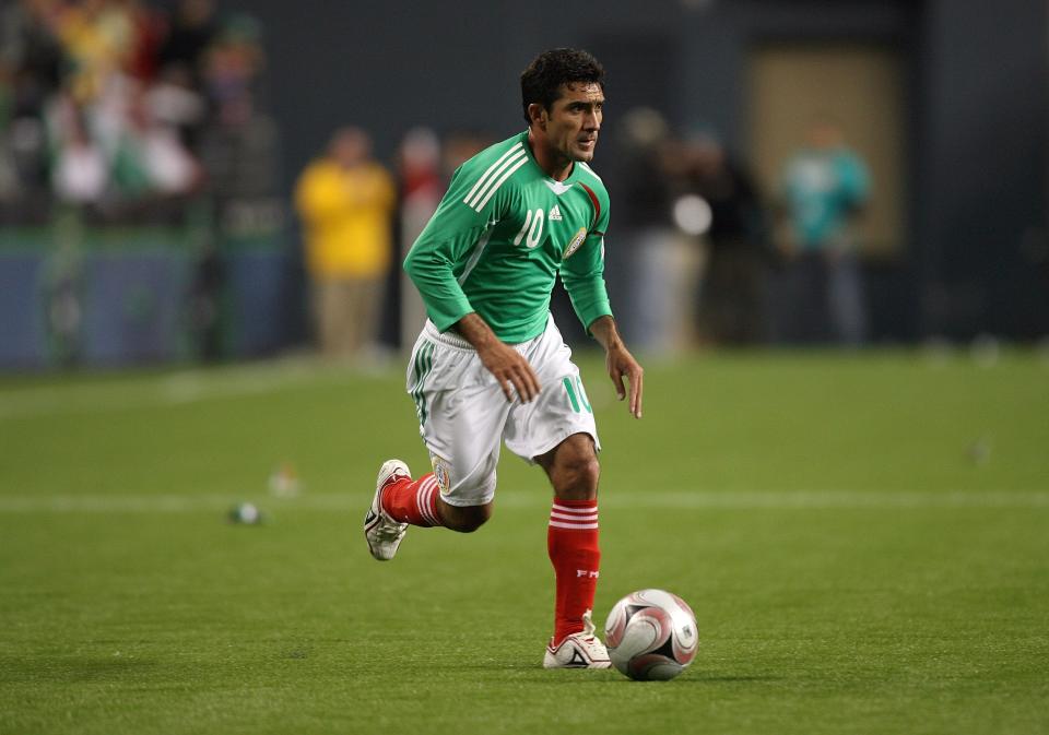 Antonio Naelson durante un partido de la Selección Mexicana (Foto de: Otto Greule Jr/Getty Images)