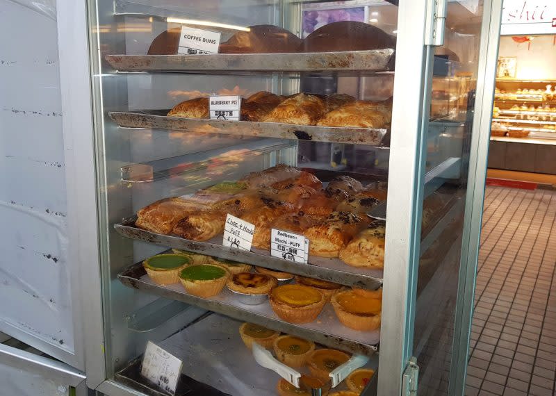 image of syiok's pastries and mochi puffs on display