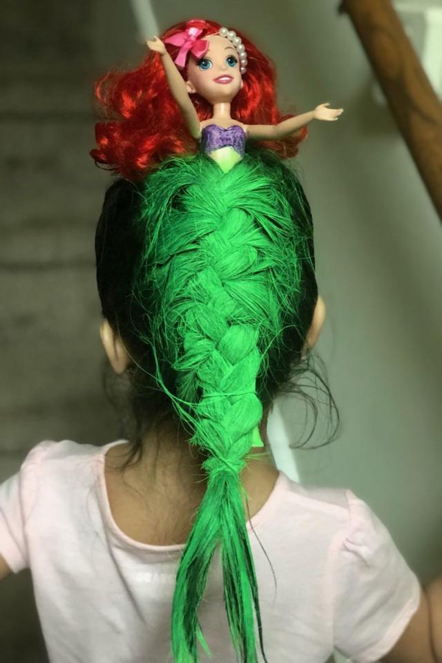 Mom's Little Mermaid 'Do Blows Daughter's “Crazy Hair Day” Competition out  of the Water