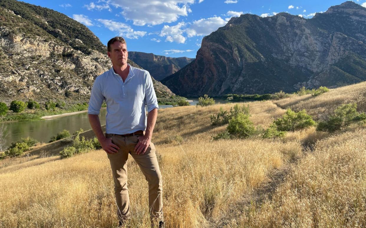 Dan Snow traveled to 'Dinosaur Valley' in Wyoming in the US - Channel 5