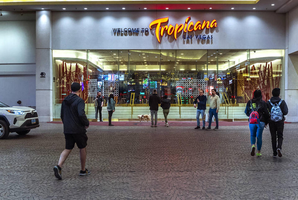 Entrada de Tropicana, el tercer casino más antiguo de La Franja de Las Vegas, conocida también como Strip. (L.E. Baskow/Las Vegas Review-Journal/Tribune News Service via Getty Images)
