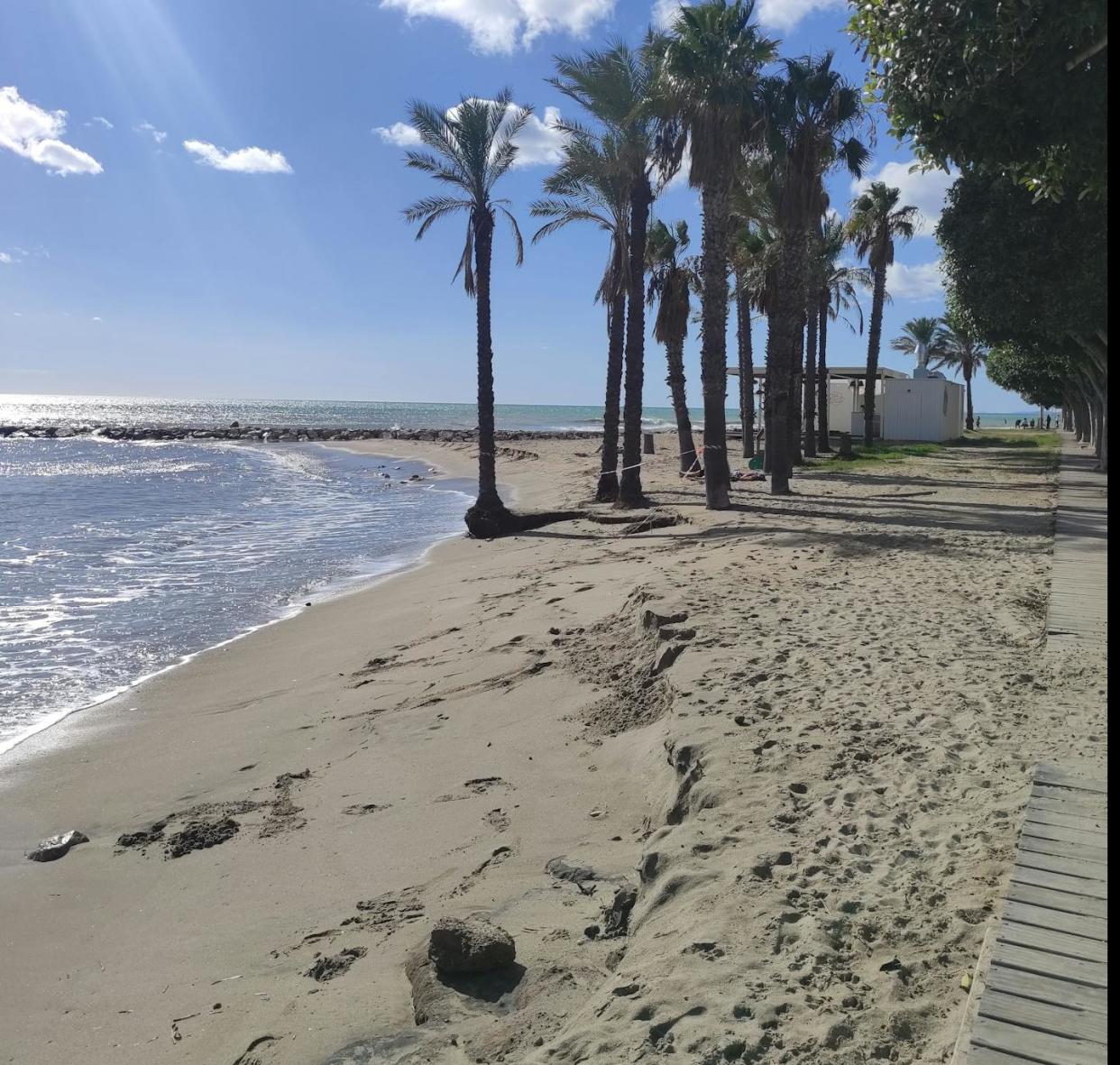Playa de l'Ardiaca (Cambrils, Tarragona) erosionada después del temporal causado por la borrasca Domingos en noviembre de 2023. Anna Boqué, Author provided