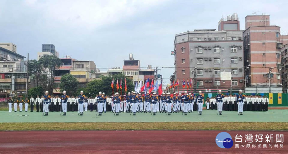 全國唯一民間軍校首次閱兵分列式。<br /><br />
<br /><br />
