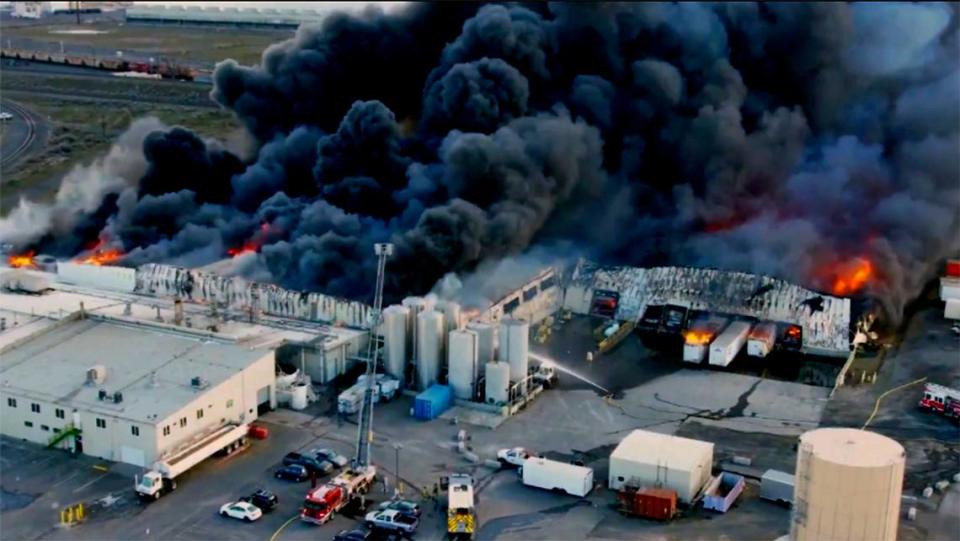 An apparent boiler explosion at Shearer’s Foods plant south of Hermiston sparked a dramatic fire Tuesday afternoon at the snack foods manufacturing facility. Umatilla County Fire District 1 and the Umatilla County Sheriff’s Office were called to the plant just before 1 p.m. after employees called 911 to report an explosion.