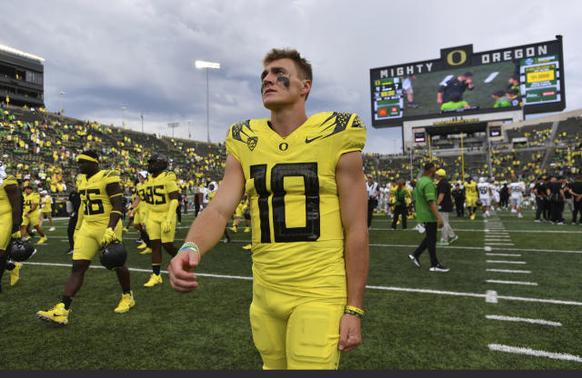 Bo Nix throws for 3 TDs as No. 15 Oregon dominates in 81-7 win over  Portland State