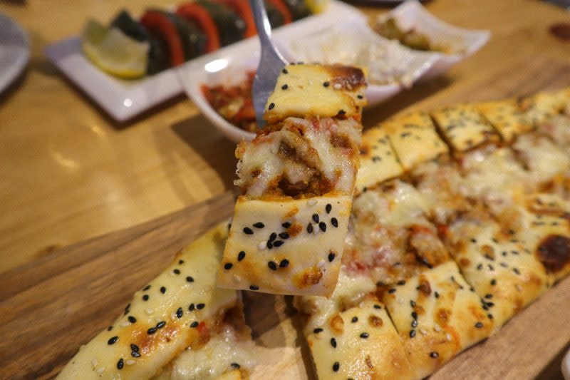 the Mediterranean deli turk - closeup of lamb pide