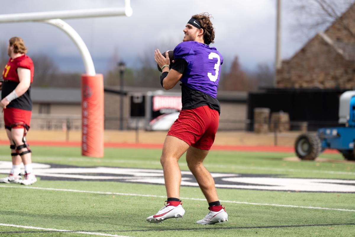 Quarterback Rocco Becht Was Santa To Iowa State Football Offensive Linemen 6098