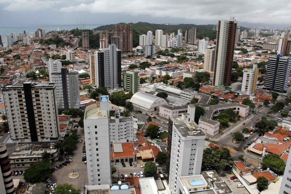 A general view is seen of the city of Natal, northeastern Brazil, April 7, 2014. Natal is one of the host cities for the 2014 World Cup in Brazil. REUTERS/Nuno Guimaraes (BRAZIL - Tags: SPORT SOCCER WORLD CUP TRAVEL CITYSCAPE)