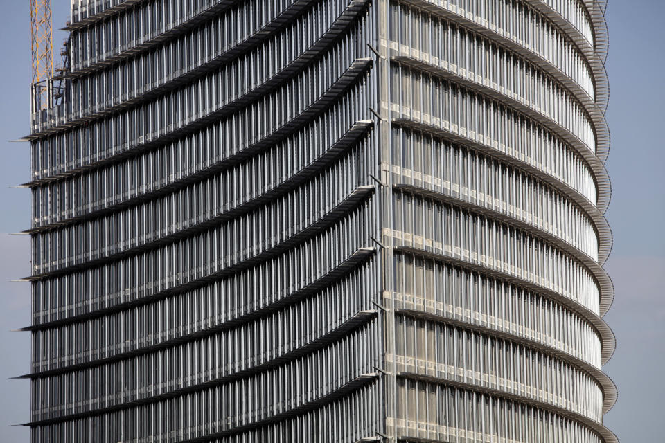 DUBAI, UNITED ARAB EMIRATES - JANUARY 01: 
Exterior shot of part of Burj Khalifa tower on January 1, 2010 in Dubai, United Arab Emirates. The tower, designed by Chicago architect Adrian Smith, is the tallest free-standing structure on Earth. (Photo by Kuni Takahashi/Getty Images)