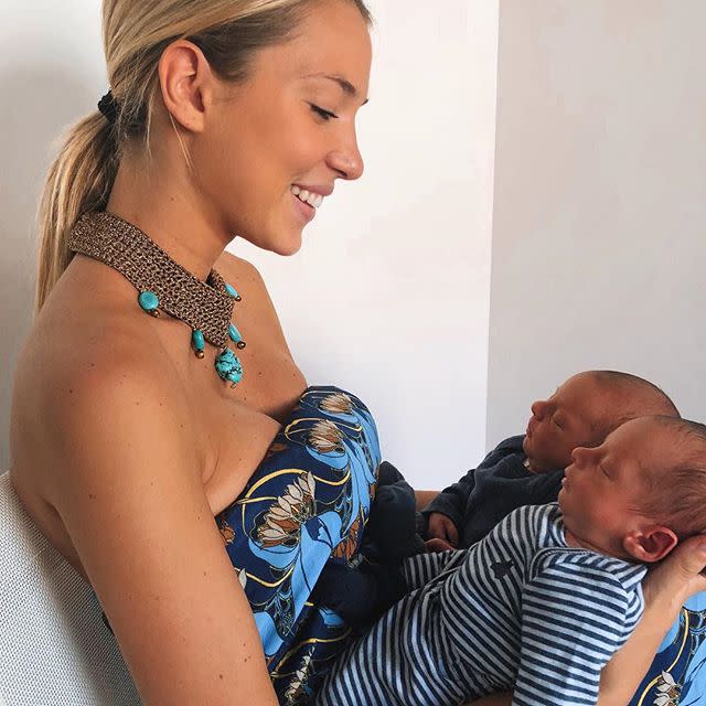 Alice Campello junto a sus gemelitos Leonardo y Alessandro.<a href="https://www.instagram.com/alicecampello/" rel="nofollow noopener" target="_blank" data-ylk="slk:Foto: Alice Campello /Instagram;elm:context_link;itc:0;sec:content-canvas" class="link "> Foto: Alice Campello /Instagram</a>