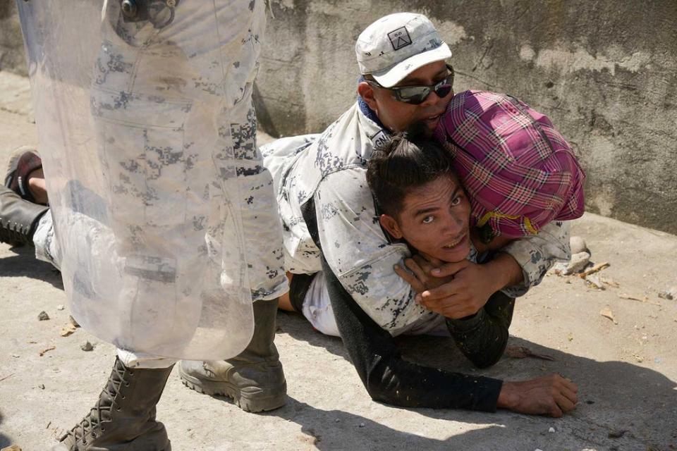 La Guardia Nacional acumula cientos de quejas por abusos a personas migrantes (Web bajolabota.com.mx)