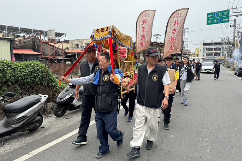 台南永康正德宮徒步進香活動 台南市永康區正德宮舉辦為期3天、全程135.7公里徒 步進香活動，36人徒步進香團3日行走40公里，一路 前往屏東縣車城福安宮謁祖進香。 （正德宮提供） 中央社記者楊思瑞台南傳真  113年3月3日 