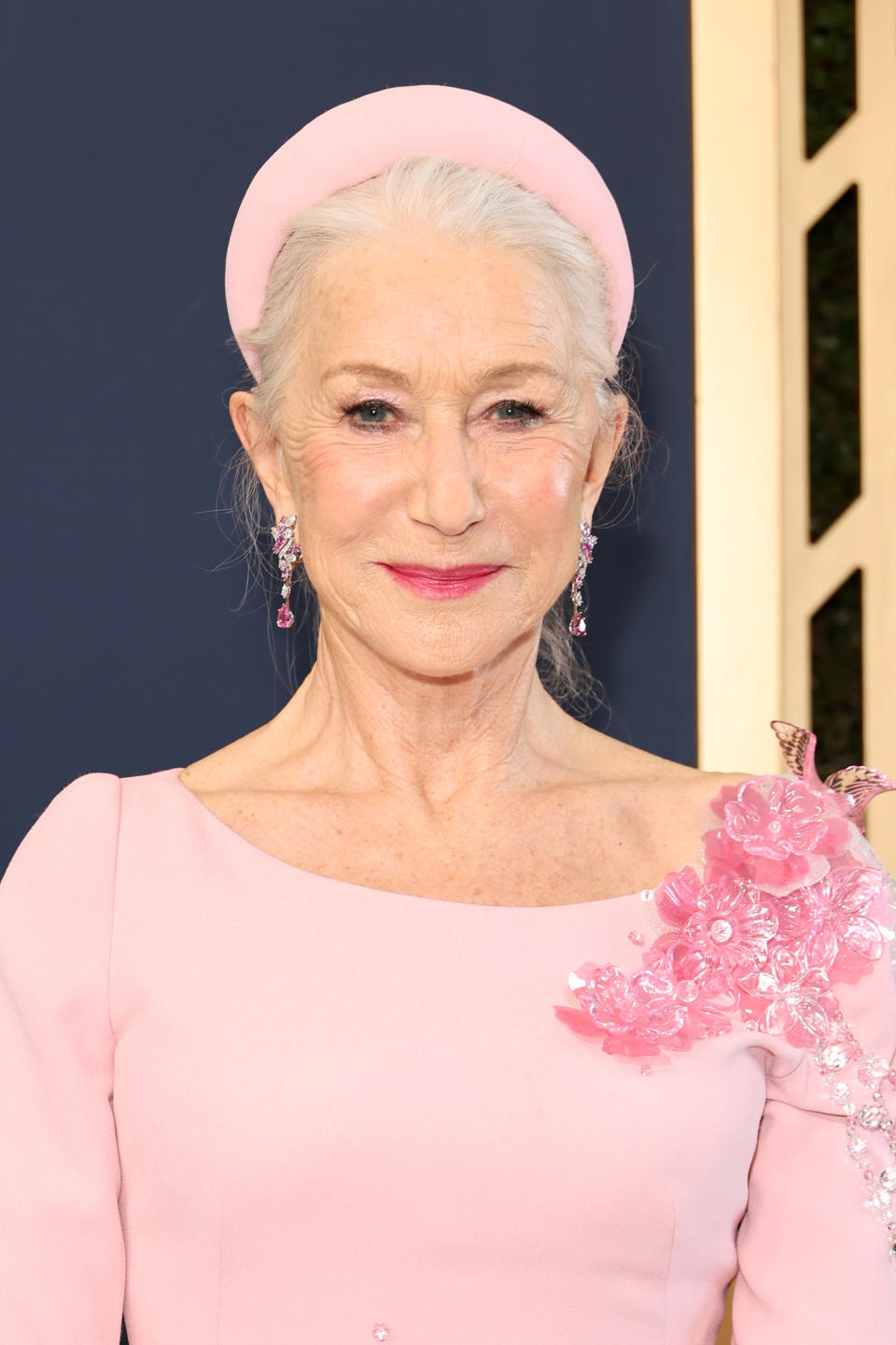 The actors blush ensemble was complimented by Mirren's equally rosy complexion. (Getty Images) 