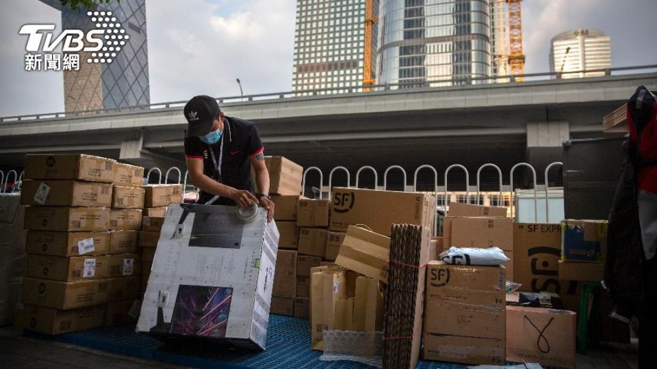 北京衛生單位呼籲民眾在全球疫情高峰期盡可能減少境外購物。（示意圖／達志影像美聯社）