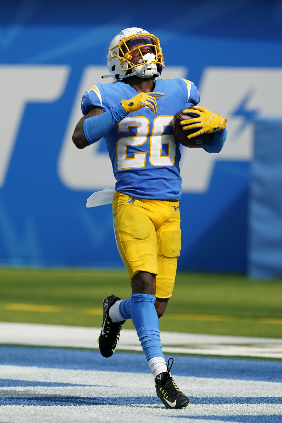 Los Angeles Chargers cornerback Asante Samuel Jr. (26) reacts after intercepting a pass against the Las Vegas Raiders during the second half of an NFL football game in Inglewood, Calif., Sunday, Sept. 11, 2022. (AP Photo/Marcio Jose Sanchez)