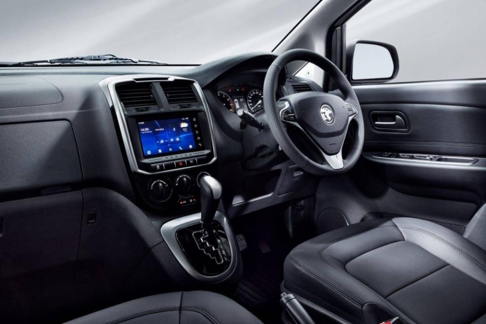 The updated Exora gets a new steering wheel. — Picture via SoyaCincau