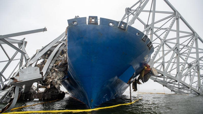 The bow of the container ship Dali is seen in the wreckage of Francis Scott Key Bridge, on April 2, 2024, a week after it hit a structural pier causing a catastrophic bridge collapse. - Photo: Jerry Jackson/The Baltimore Sun/Tribune News Service (Getty Images)