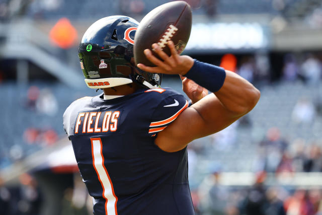 Report: Raiders expected to explore trade for Bears QB Justin Fields - Yahoo Sports