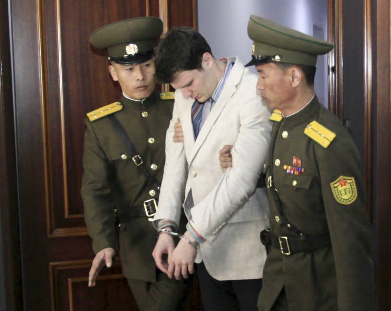 因偷撕政治標語被北韓逮捕的美國大學生瓦姆比爾，去年遭重判勞改15年。（美聯社）