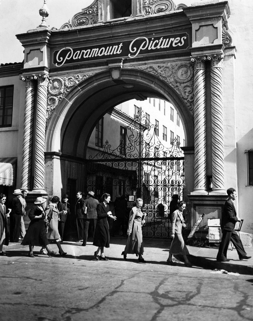 Paramount Studios, Make-Up and Painters picket in front of employee entrance during strike, Los Ange