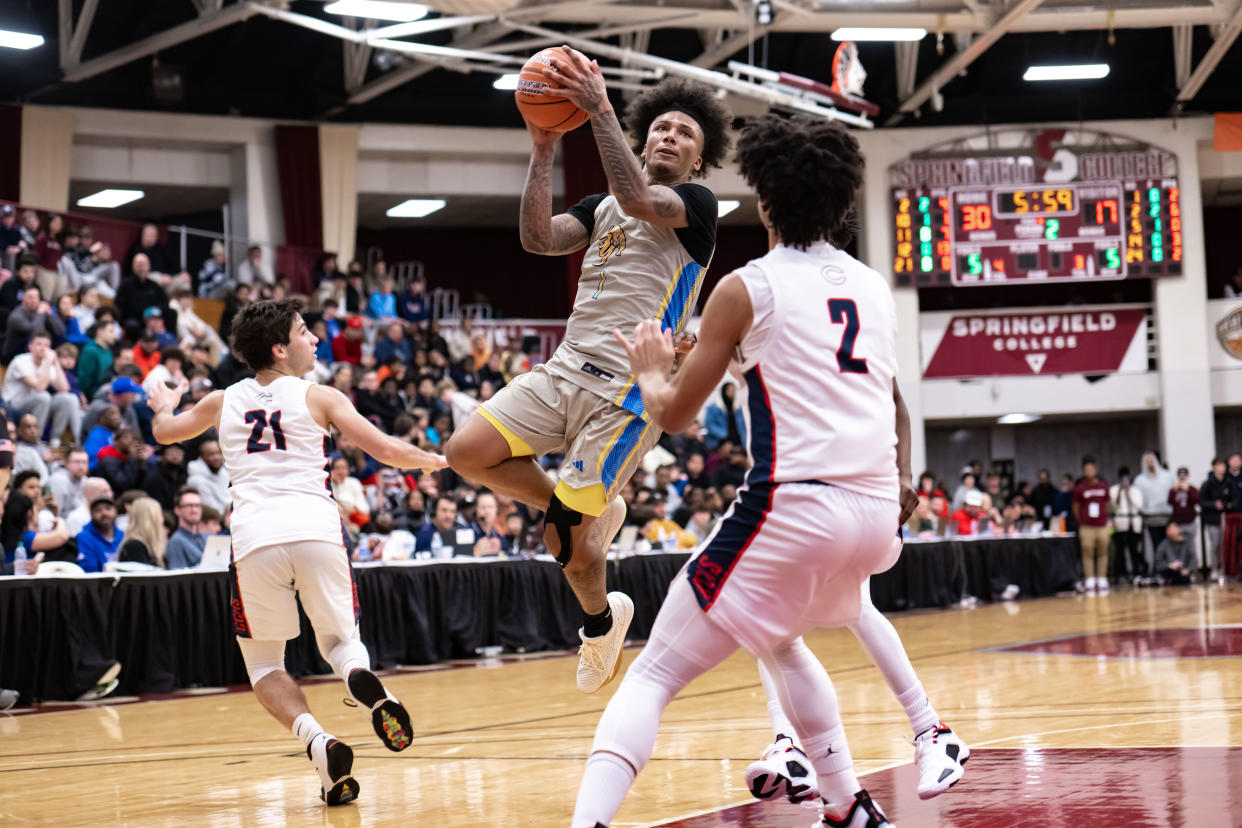 SPRINGFIELD, MA - JANUARY 14: Mikey Williams of San Ysidro (1) shoots the ball during the Hoophall Classic high school basketball game between Christopher Columbus and San Ysidro on January 14, 2023 at Blake Arena in Springfield, MA (Photo by John Jones/Icon Sportswire via Getty Images)