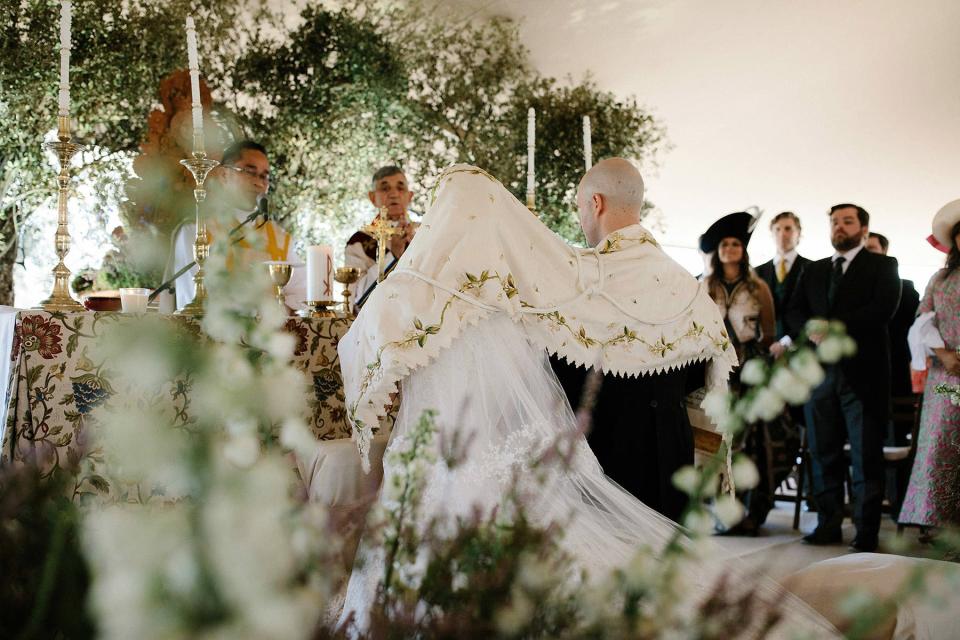 Just Outside of Madrid, This Countryside Wedding Combined Spanish and Filipino Traditions