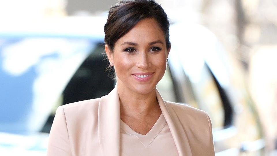 the duchess of sussex visits the national theatre