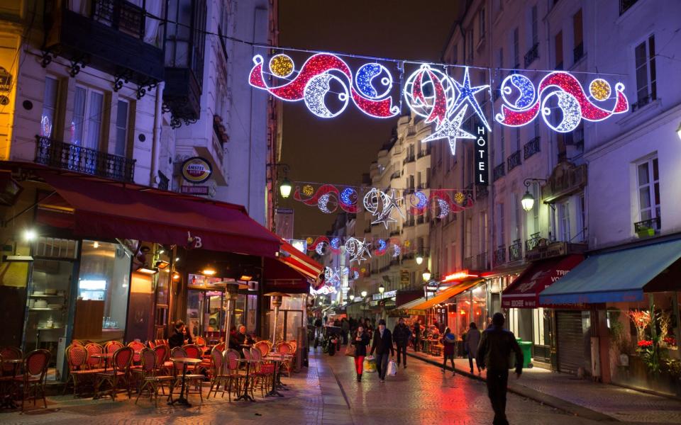 paris restaurants food christmas holidays - Alamy