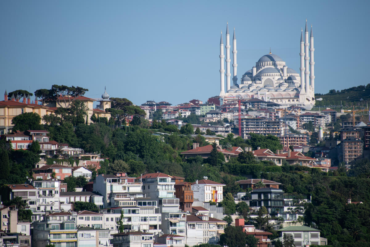 Türkiye sürpriz bir hamleyle faiz oranını 500 puan artırarak %50'ye çıkardı