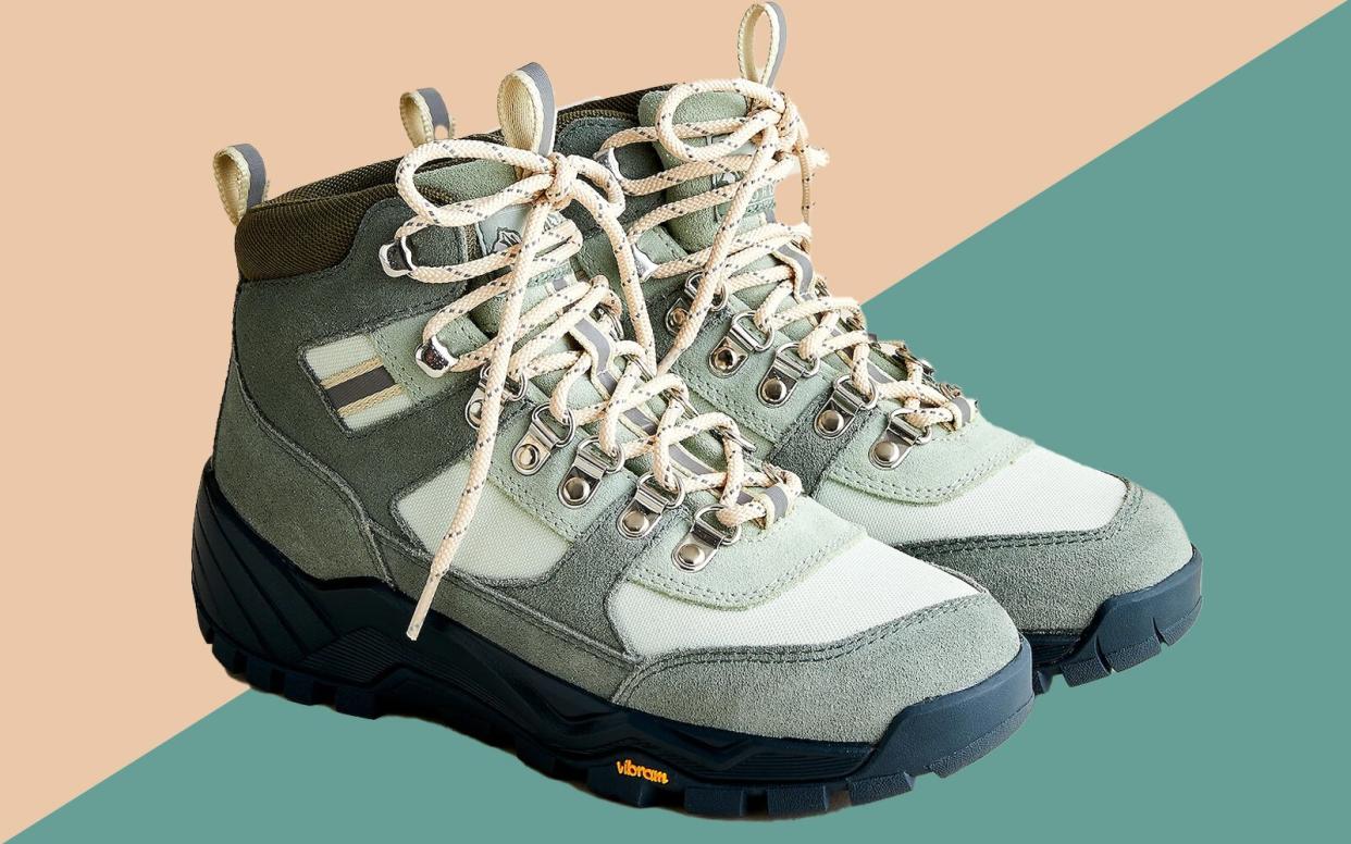 Nordic hiker boots