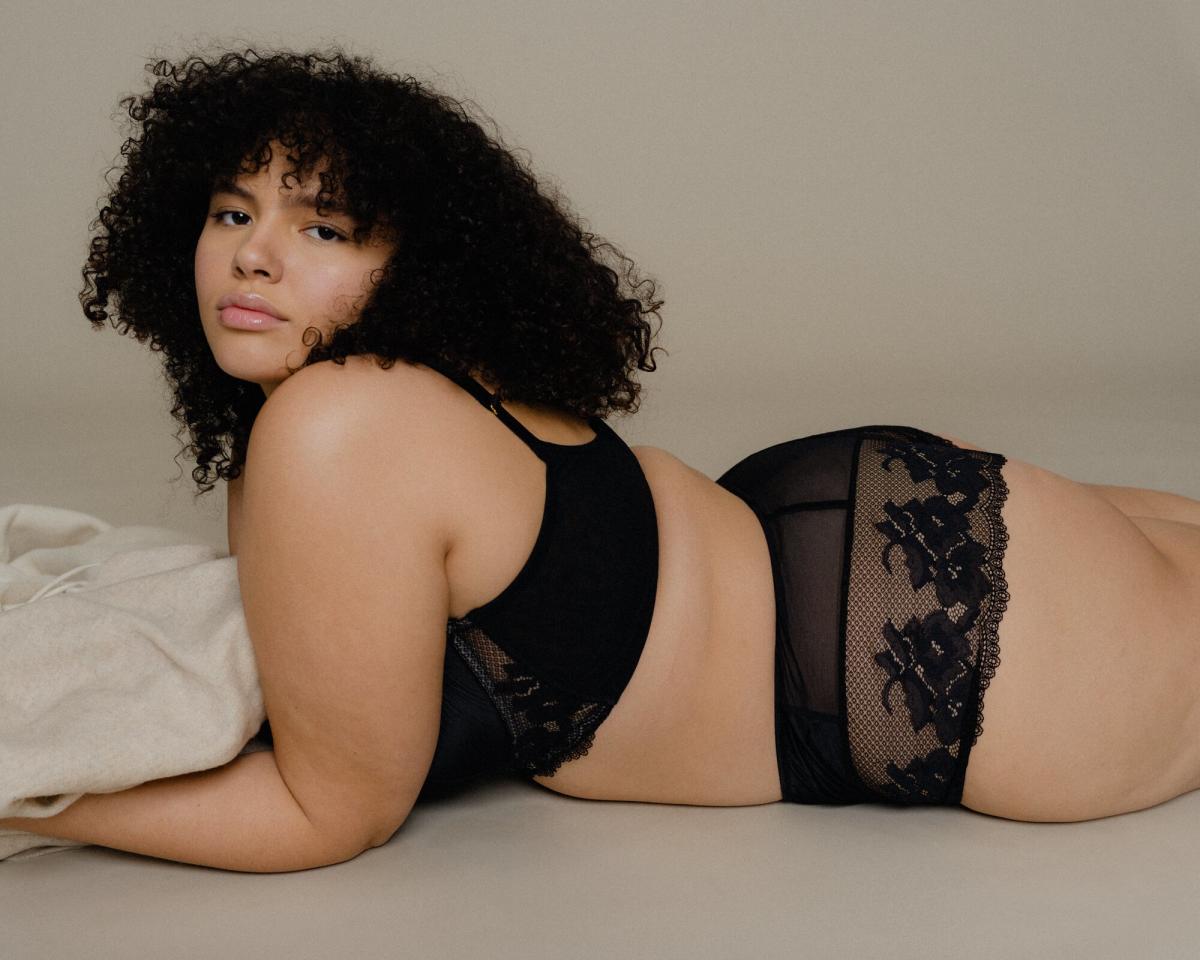 It Took Me 33 Years to Appreciate My Plus-Size Body in Lingerie Foto billede