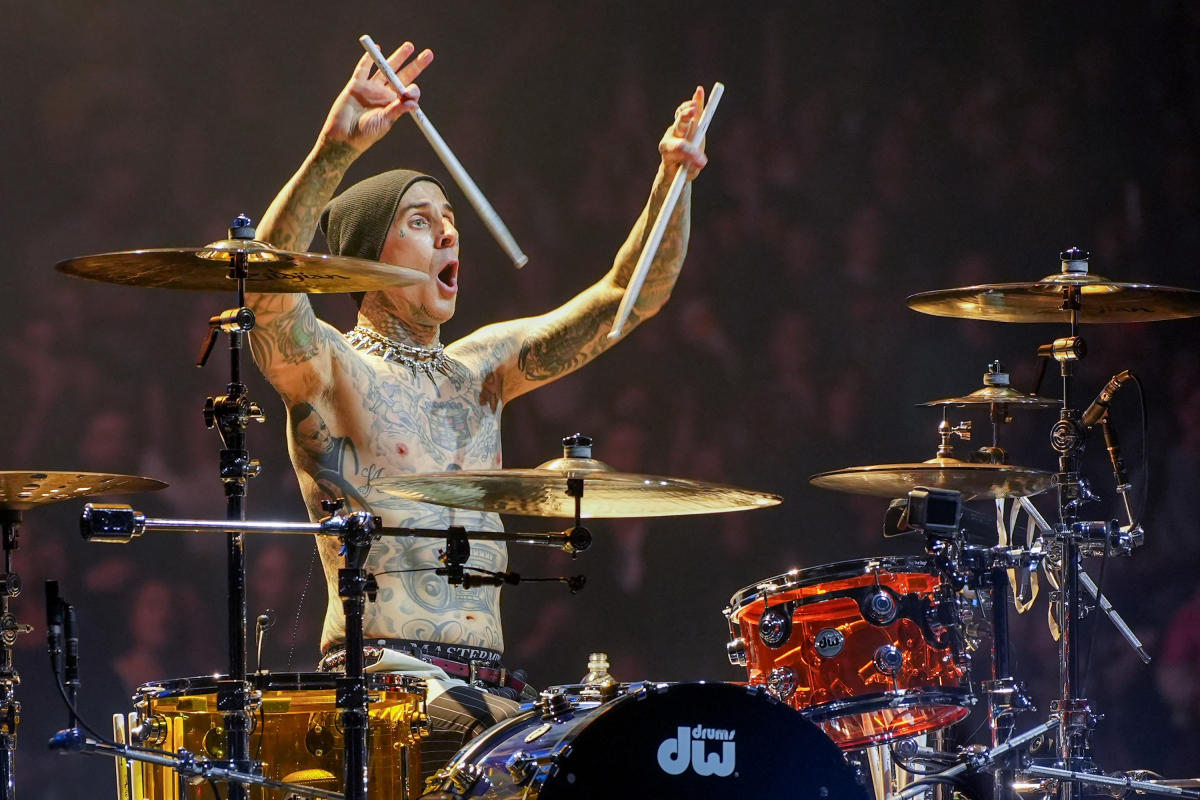 Travis Barker dit avoir souffert d’un syndrome de douleur faciale : Qu’est-ce que la névralgie du trijumeau ?