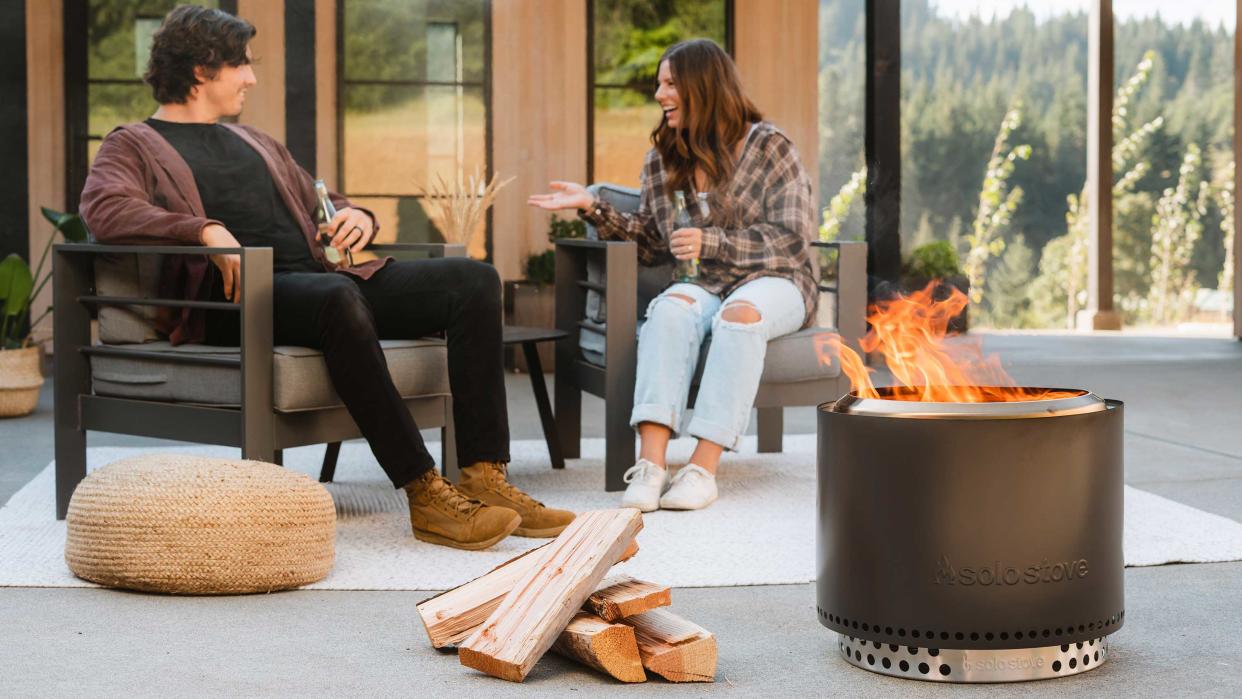 Pick up a Solo Stove fire pit bundle for up to 45% with a free tabletop pit at this sale.