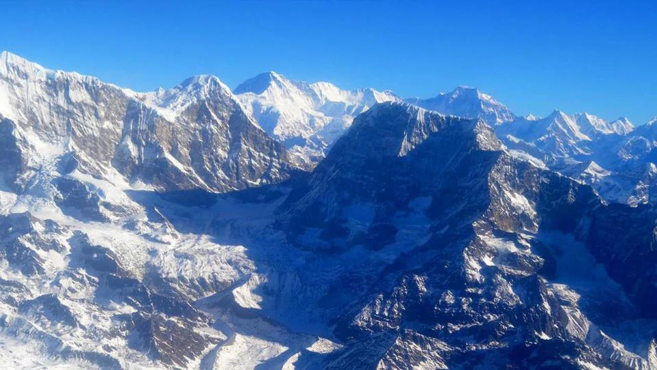 Everest Mountain Flight. (Photo: Klook SG)