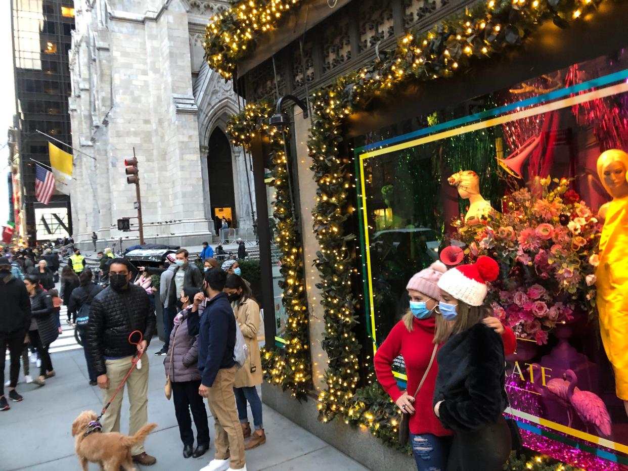 Christmas Shopping fifth avenue