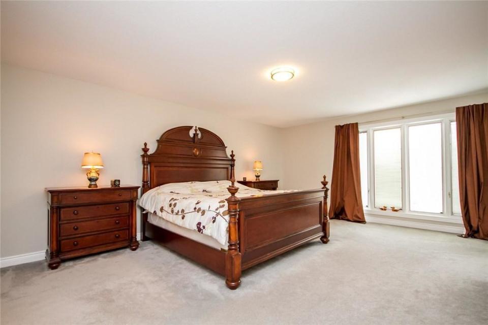 <p><span>2079 Lamira St., Ottawa, Ont.</span><br>There are five bedrooms in the home, all on the upper level.<br>(Photo courtesy Zoocasa) </p>