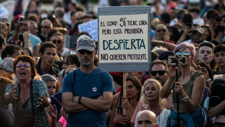 Protesta antimascarilla en Madrid