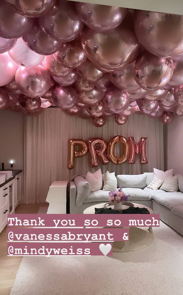 Natalia Bryant, Prom, Balloons