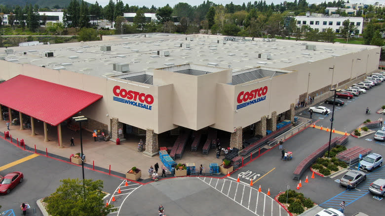 costco building exterior